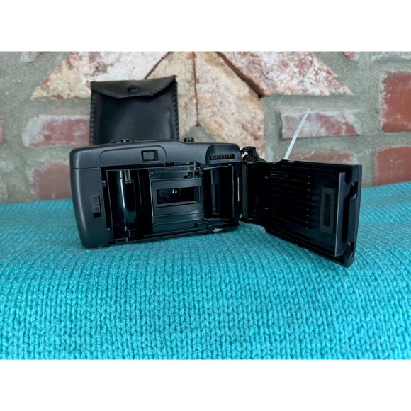 Panoramic 35mm plastic fantastic camera - Picture 5 of 9